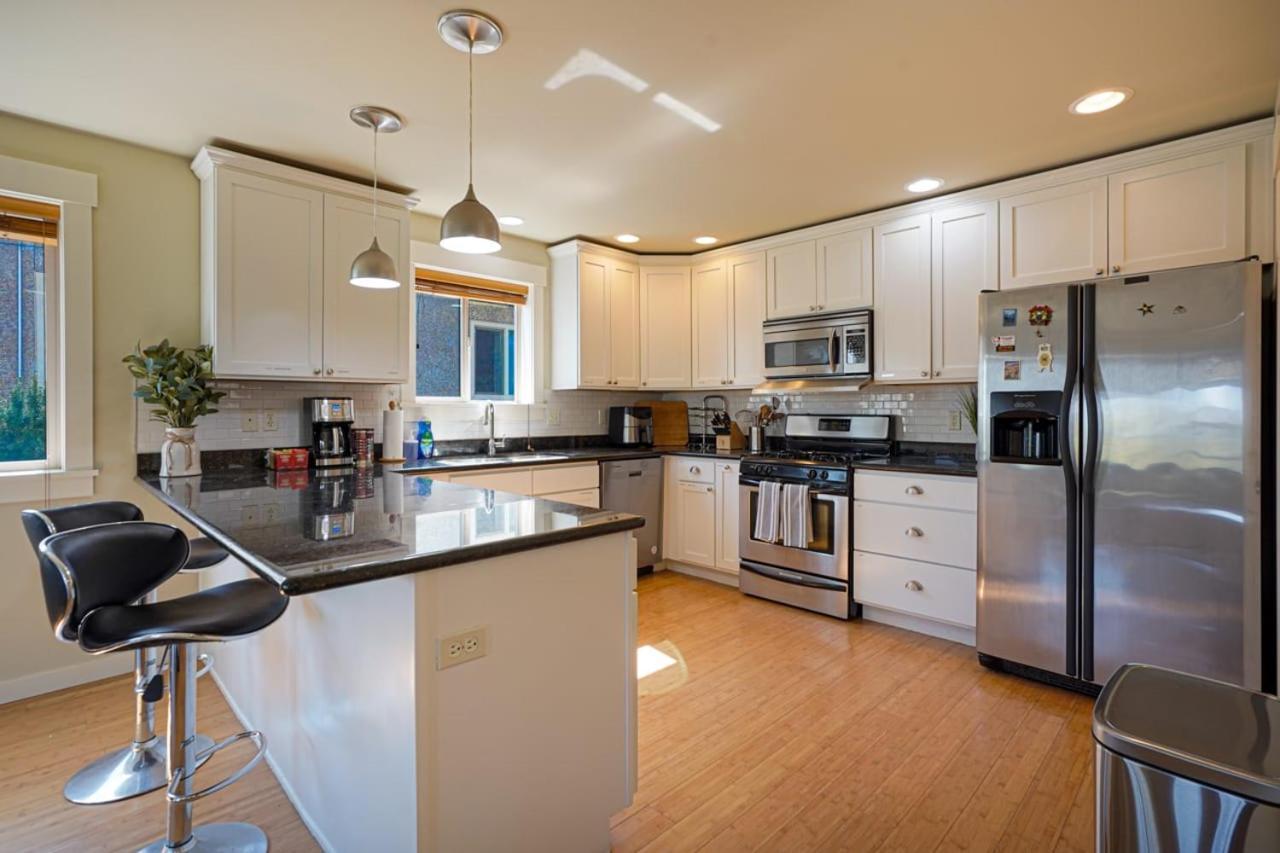Stylish North Seattle Townhouse- Dual Master Suites Exterior foto