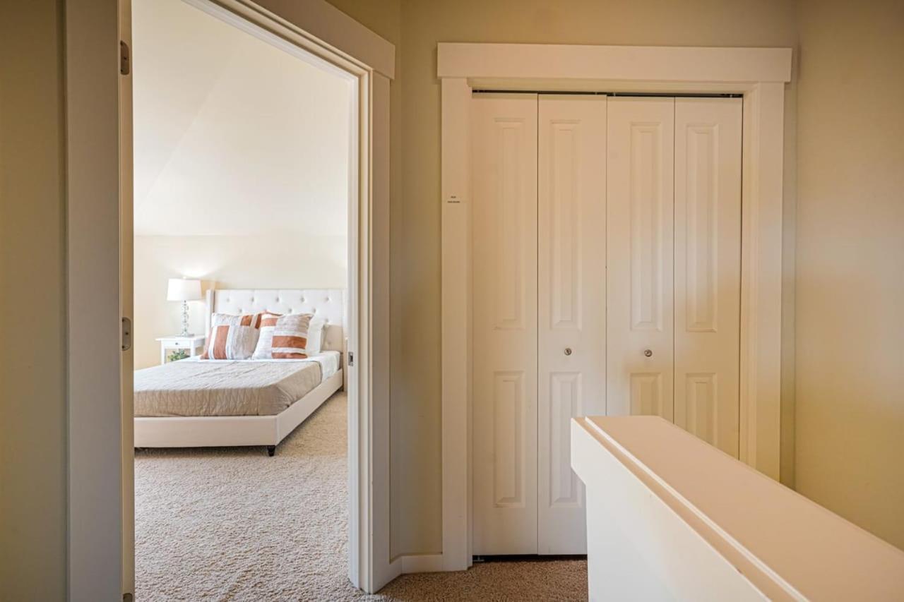 Stylish North Seattle Townhouse- Dual Master Suites Exterior foto